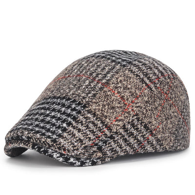 The same woolen red line plaid cap for men and women