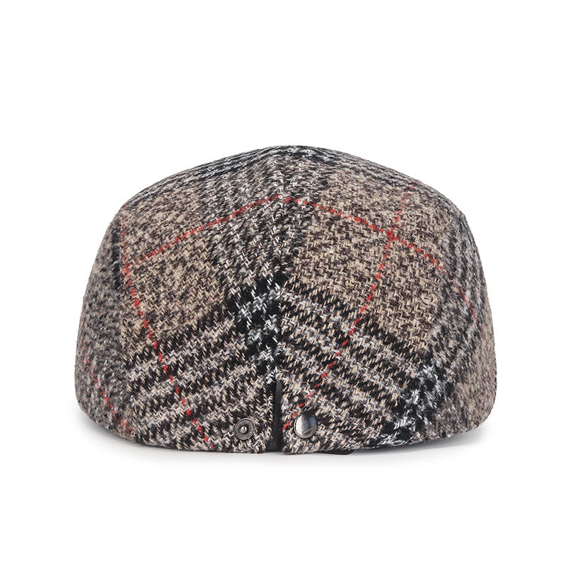 The same woolen red line plaid cap for men and women