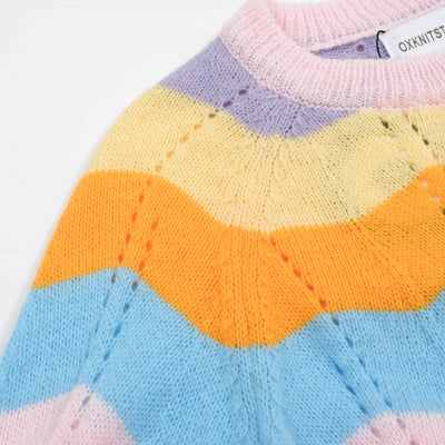 Women's multicolor wavy striped crew-neck sweater