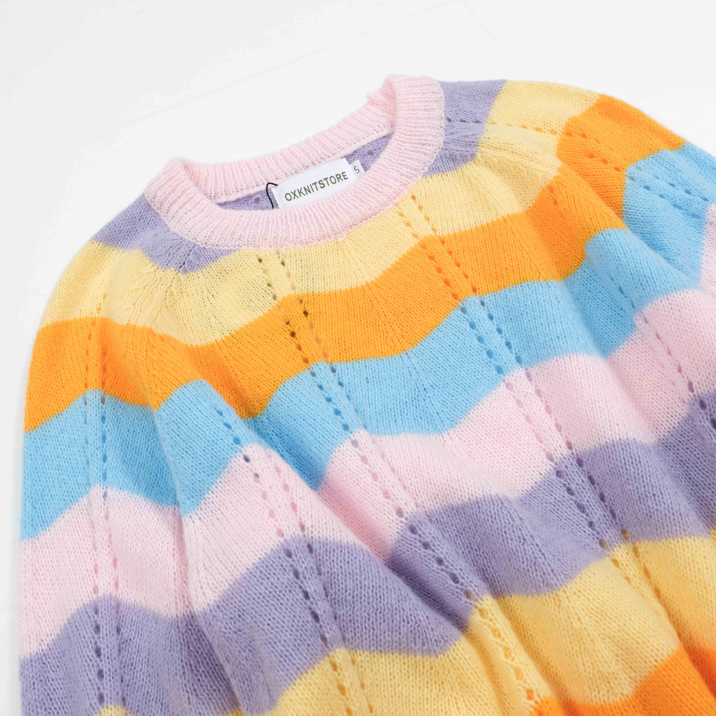 Women's multicolor wavy striped crew-neck sweater