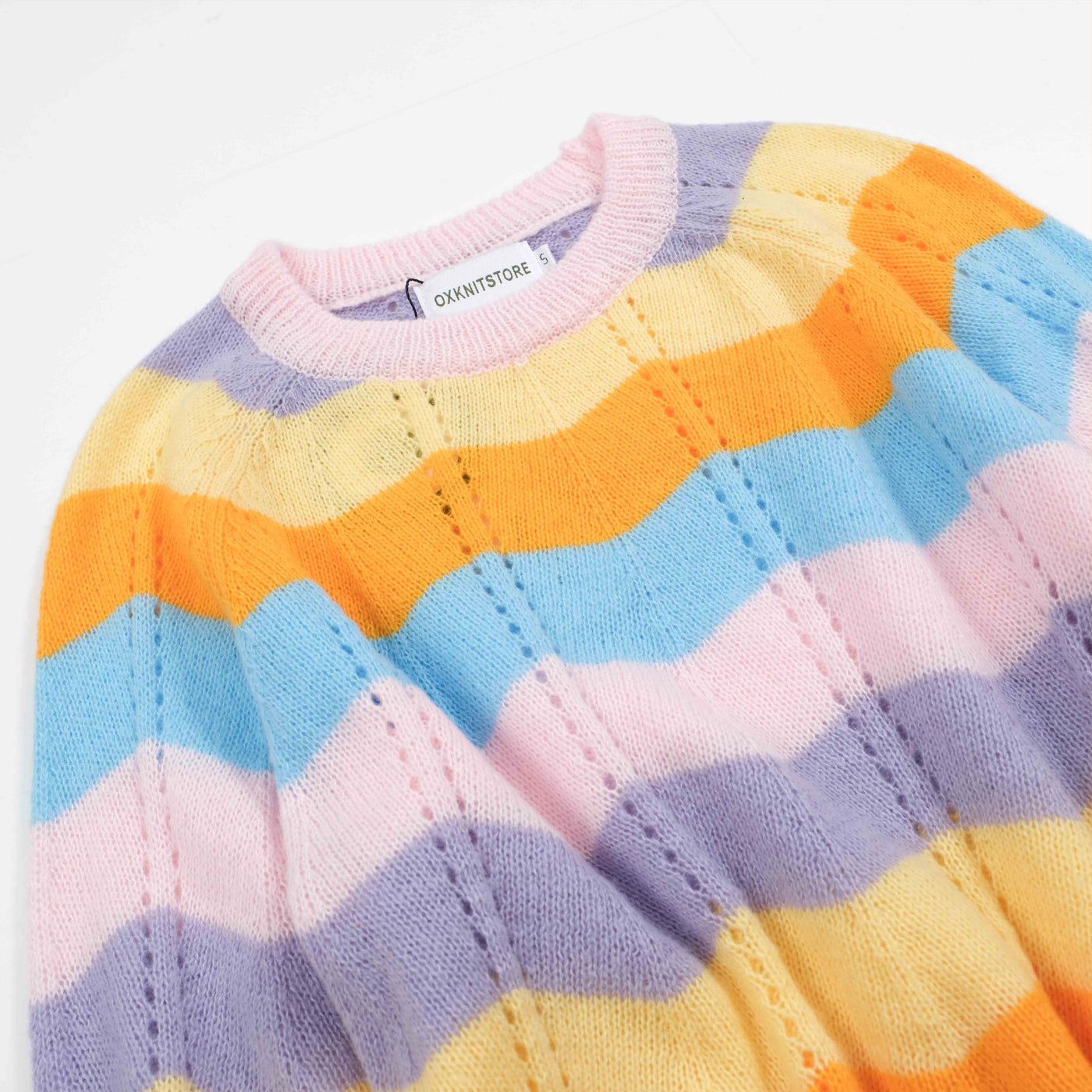 Women's multicolor wavy striped crew-neck sweater