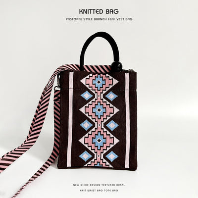 Luxurious patterned shoulder and crossbody knitted bag