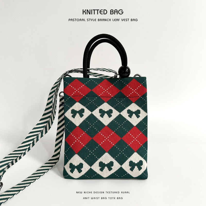 Luxurious patterned shoulder and crossbody knitted bag