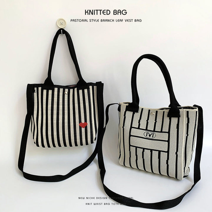 Heart striped knitted handbag