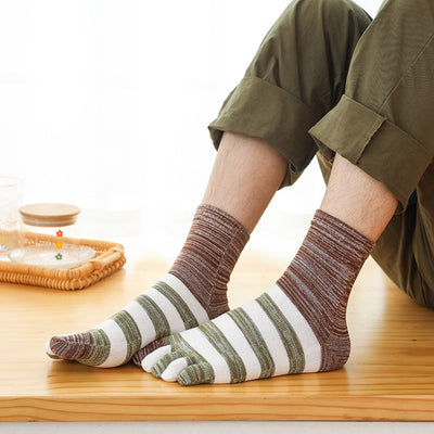 Thickened men's autumn and winter cotton sweat-absorbing five-finger socks