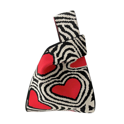 Knitted contrast heart shoulder handbag