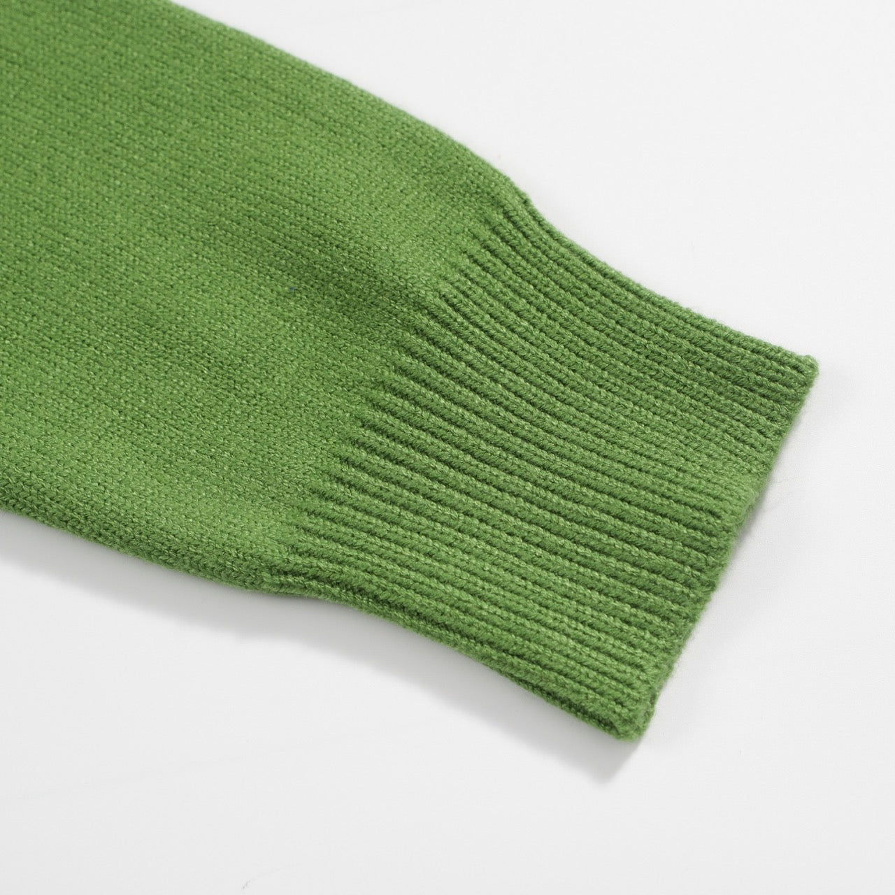 Men's Green Gradient Sweater – Classic Knitwear for Effortless Style