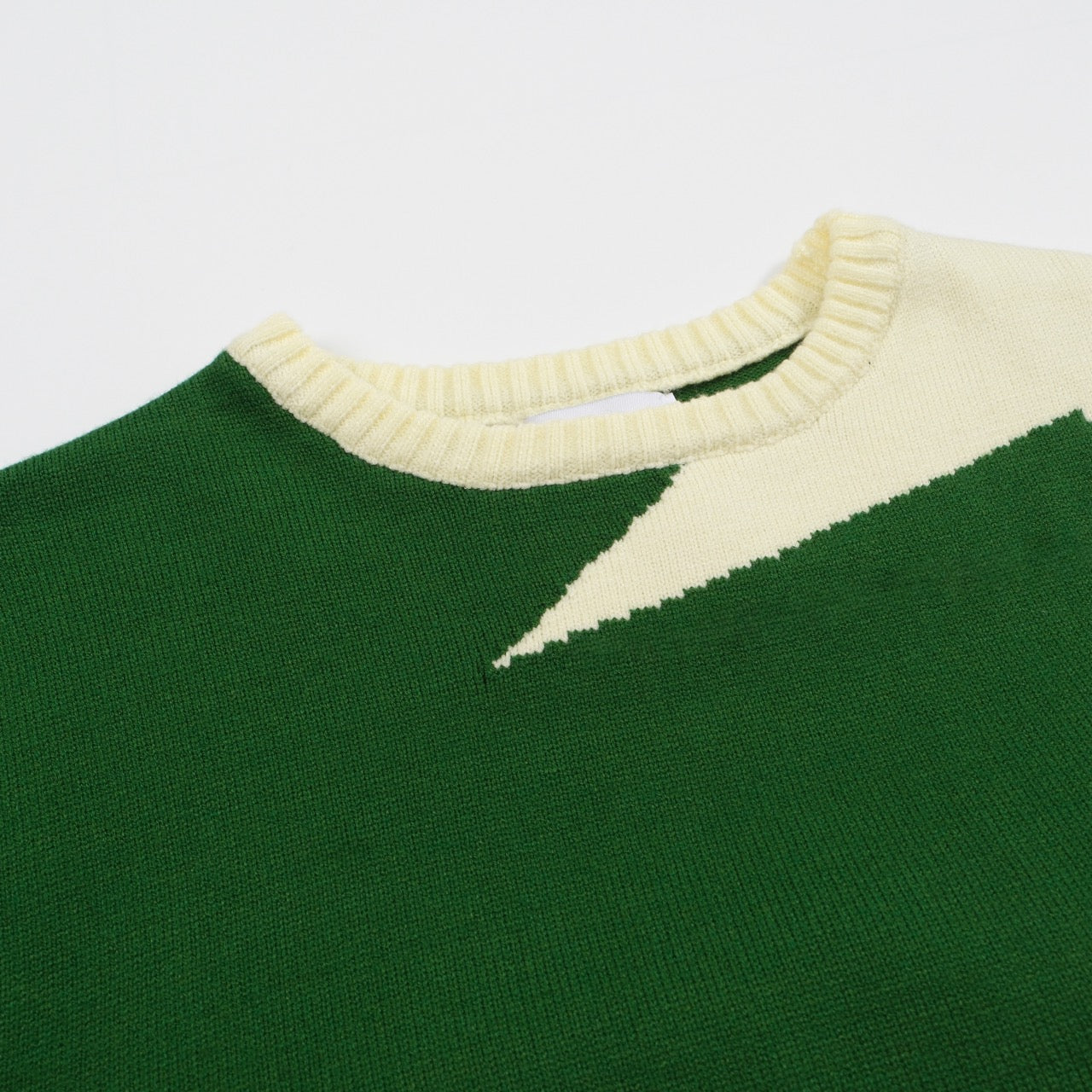 Men's Green Star Pattern Sweater – Bold Graphic Knit Pullover with Retro Design for Modern Style