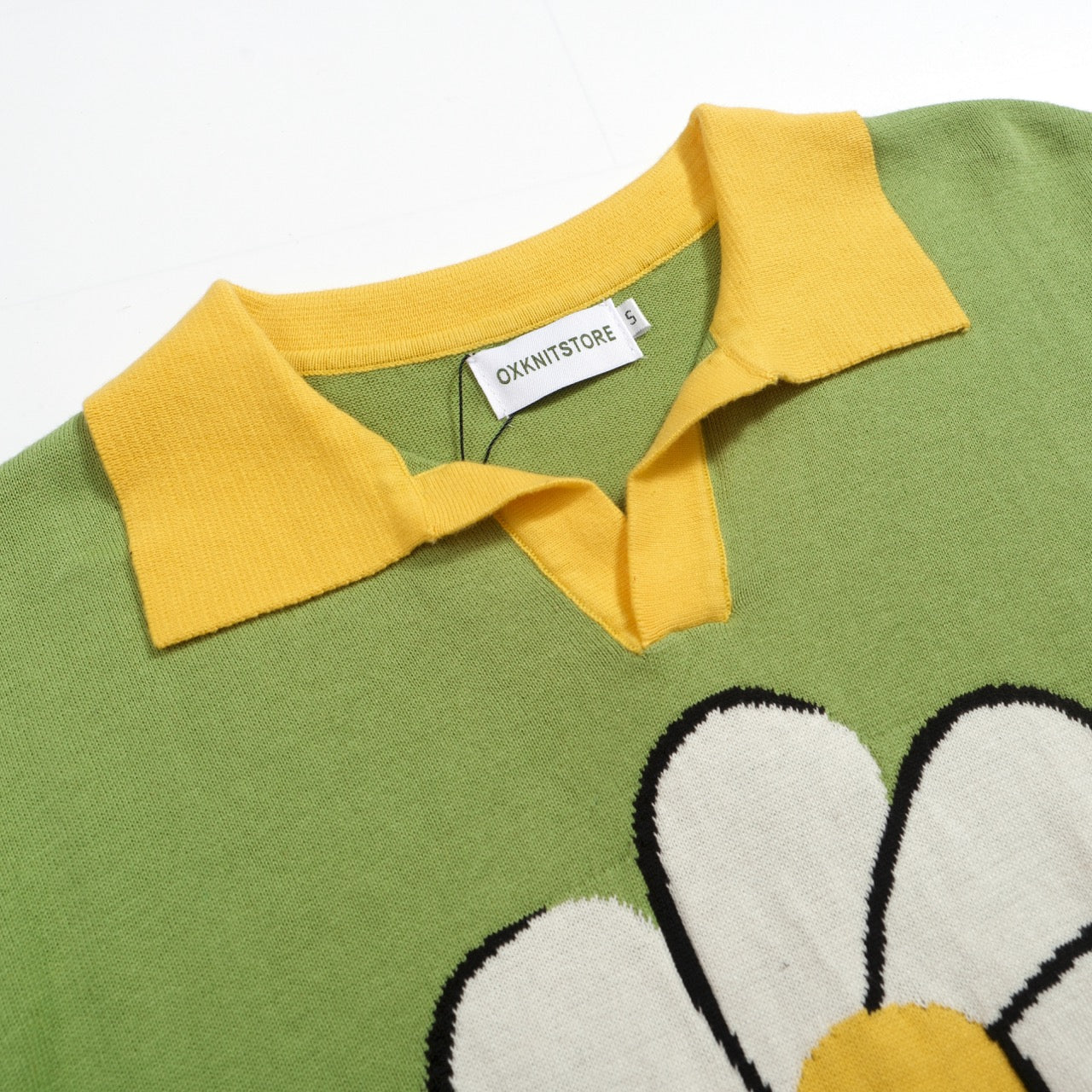 Men's Green Knitted Polo With Flower