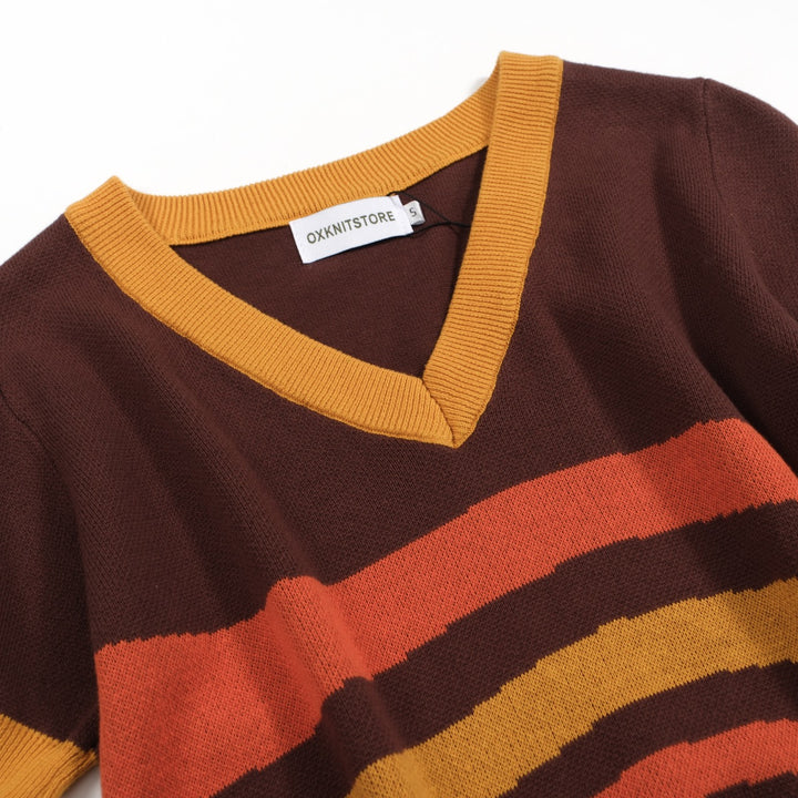 Frauen Retro Wave Line V-Ausschnitt Brown Kurzärmel Strickwege